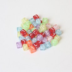 브롤리 알파벳 사각형 투명 비드 단일 문자 DIY 보석 액세서리 우정 팔찌 목걸이 재료, 6x6mm 사각 편지 구슬 50pcs / pack 구멍, 알파벳 L