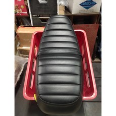 用兵造車 機車坐墊, 1個, 來店互換仿CB1100坐墊