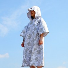 【日本衝浪品牌】TAVARUA速乾毛巾衣 天使白 海灘浴巾 衝浪更衣, 1個