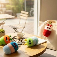 부드러운 애벌레키링 폼폼 털 키링 폼폼 캐릭터 인형 커플 우정 키링, SN.애벌레폼폼키링 민트