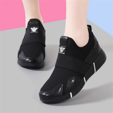 besteffie 여성운동화 봄 가을용 미끄럼방지 발편한 스포츠화 운동용 데일리 빅사이즈 여성런닝화 C15