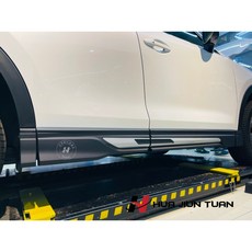 Mazda 馬自達 2022-2024年 CX-5 二代 小改款 空力套件組：前下巴、側裙、後下巴，提升運動外觀, 1個, 2017~2025年 側裙 消光黑配銀色