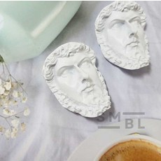 석고 흉상 마그넷 루키우스 대환면 게시판