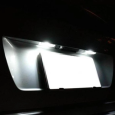 LED高亮度車牌燈框，提升夜間行車安全，簡約時尚設計，DIY輕鬆安裝, 白光燈泡, 2個