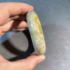 千客萬來 珊瑚玉 手鐲 內徑55.7mm 台灣製, 1個