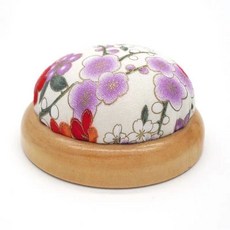 手工DIY十字繡工具刺繡日式和風紮針包，木底座針插布藝針墊，精緻手工藝必備, 白底櫻花, 1個