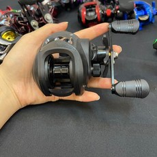 臺灣出貨 特價單賣水滴輪輕量化路亞收線輪筏釣輪打黑拋投漁輪, 左手搖輪,塑黑（塑膠線杯）【磁力剎】