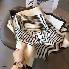 실크스카프 머플러 고급스카프 삼각스카프 여성스카프 여자스카프