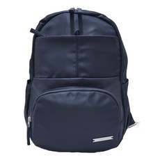 輕巧多功能健行背包，時尚簡約設計，多隔層收納，舒適背負系統