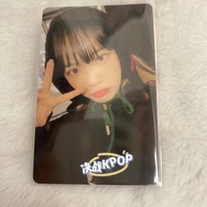 LE SSERAFIM 熾 濟州島 DAY OFF IN JEJU 寫真集, 1個, 金采源小卡