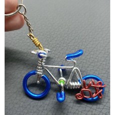 鋁線腳踏車鑰匙圈 踏板可轉動手工藝品, 1個