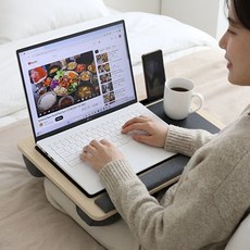 아티즌 침대노트북거치대 휴대용 이동식 테이블, 브라운우드