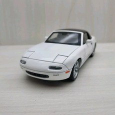 宅米吉 1:32 馬自達 MAZDA MX-5 白色合金模型車 聲光玩具車 兒童禮物 收藏, 1個