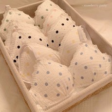 少女風點點蕾絲內衣