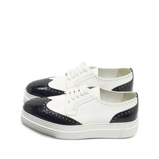 프라다 중고 브로그 레이스업 더비 슈즈