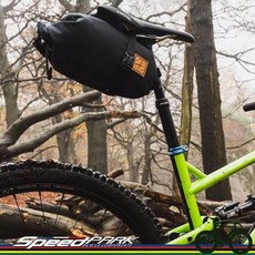 RESTRAP 捲口座墊包 SADDLE PACK 蟲蛹包（4.5 升）小型座墊包 坐墊袋, 1個