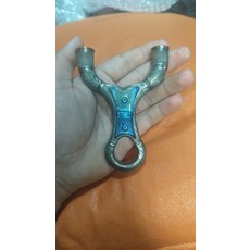十步 扣指 彈弓 表面竹節雕刻烤色, 如圖所示, 1個