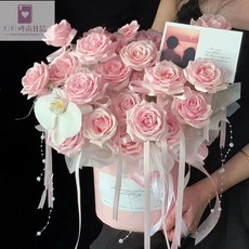 KiKi 新品花束 永生花愛心紅玫瑰花束 高級感抱抱桶 生日禮物 閨蜜禮物 香皂花, 【淺嶼】抱抱桶-52朵玫瑰