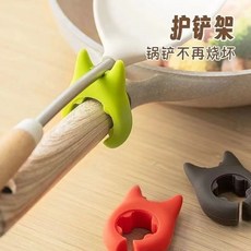 妃雪森 廚房鍋鏟勺護鏟架 耐高溫矽膠 適用多種鍋柄, 顏色隨機一個（食品級矽膠）, 1個