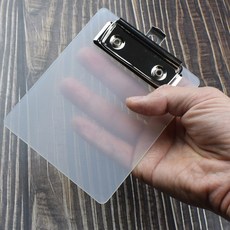1PC 미니 투명 용품 클립 학교 패드 사무실 편지지 작은 종이 홀더 파일 쓰기 주최자 보드, 1개