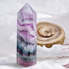 紫螢石柱 紫綠紋理 山形圖案 帶彩虹光澤, 1個