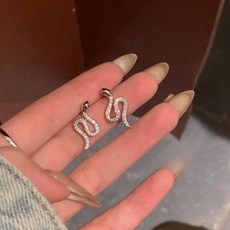 Skyciky 뱀 모양 스터드 귀걸이 소수 기질 독특한 디자인 고급 액세서리 여성 귀걸이 MM2003