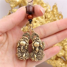 Pixiu 순수 황동 열쇠 고리 자동차 펜던트 남성과 여성을위한 장난감 선물 커플 선물 크리 에이 티브 수제 장식, G