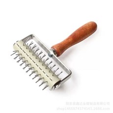 커팅 롤러 나이프 두우 격자무늬 베이킹 피자, A. 나무 핸들 홀 펀처