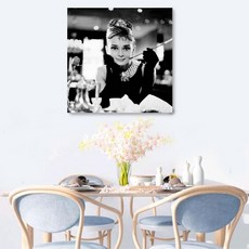 44W오드리 햅번 티파니에서아침을 / 캔버스천 우드보드 가벼운 원목 명화액자 거실 사무실 인테리어 개업 집들이 생일선물, 0.5cm