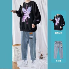 型男穿搭懶人套裝：秋季薄款衛衣男學生圓領上衣搭配牛仔褲寬鬆新款套裝男潮