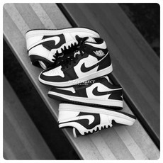 Air Jordan 1 Mid DR0501-101 Air Jordan 1 Low DR0502-101 黑白 陰陽, 1個, 中筒 DR0501-101,發售女鞋男生穿建議大半號至一號因人而異