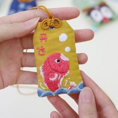 手工刺繡掛件 平安符 DIY 材料包 附教學繡繃禮盒, 1個, 【御守】材料包+教學,無繡繃