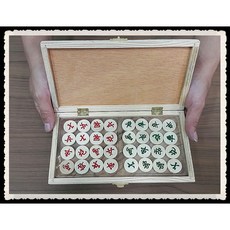 象棋盤 象棋 折疊象棋盤 隨身象棋盤 簡易象棋盤 木製象棋盤 益智玩具 益智遊戲 暗棋, 1個, 黑棋紅棋-木質象棋盤