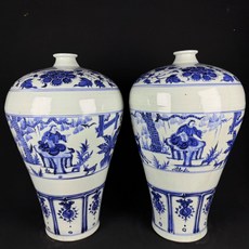 青花仙人指路梅瓶一對 高43cm, 如圖所示