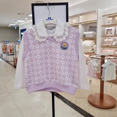 쁘띠앙팡 산본점 @봄 가을 특가세일@ 부드럽고 쫀쫀한 소재감으로 예쁘고 편하게입는 헤이수아조끼에요^^ 티셔츠에 블라우스에 코디하기좋은 데일리템