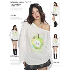 AT 青蘋果印花斜肩微透防曬罩衫長袖T恤女 長袖罩衫 斜肩上衣 防曬罩衫 微辣復古露肩上衣, 白色,XL