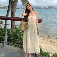 투니스 여성 루즈핏 자수 단색 스트랩 민소매 롱 원피스
