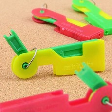 반짇고리 손쉬운 실꿰기 실끼우는도구 실 바늘 구멍 꿰기 1P, 랜덤발송