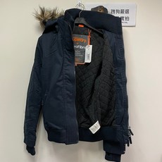 跩狗嚴選 極度乾燥 Superdry Windbomber 縮口合身 超細纖維 進階款 風衣 外套 連帽 毛領可拆, 軍綠 (版型偏小),M, 1個