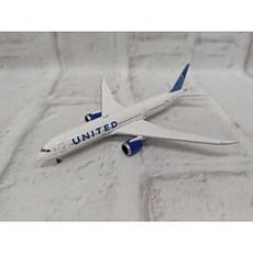 Herpa Wings 1/500 Boeing 787-9 聯合航空塗裝模型, 1個