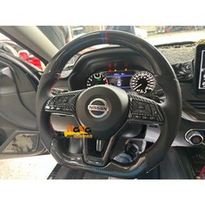 娜娜汽車 日產 L34 Altima 專用 變形蟲方向盤 碳纖維款 透氣皮革 握把紅線, 小改前