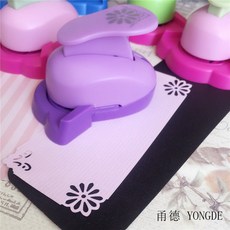 YOLQ兒童DIY壓花器工具，印花機邊紋鏤空壓花器，直角圓角壓花機, 23菊花, 1個