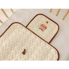 제이펀 스토어 기저귀갈이패드 차량 패드 아기 기저귀, 50x70cm, 베이지 하트 다람쥐