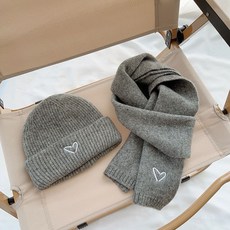 小驚喜 兒童愛心刺繡圍巾毛帽兩件套組 保暖圍脖 可愛造型 秋冬保暖