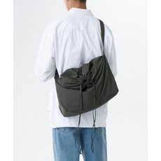 무신사 스탠다드 MUSINSA ANDARD 크링클 드로스트링 이지 크로스 백 카키 그레이