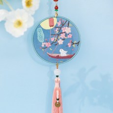 熱銷 刺繡手工diy材料包 自繡製作平安福禦守書簽掛件雙麵繡蘇繡送男友禮物, 灰色 花影平安藍-繃+盒, 1個