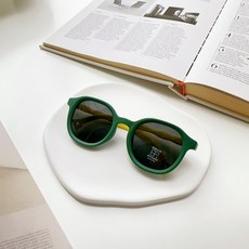 Q.M SHOP 五月新款兒童太陽眼鏡：輕巧偏光矽膠彈性ins風帥氣微方框，檢驗合格抗UV400兒童偏光