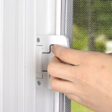 주니르 열리지 않는 방충망 잠금장치 베란다 아파트 안전, 화이트, 1개