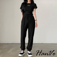 HanVo 刺繡短袖圓領上衣與束口長褲休閒套裝