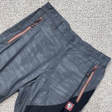 (구제의류)블랙야크 카모 등산바지 26 / 빈티지아워 240808